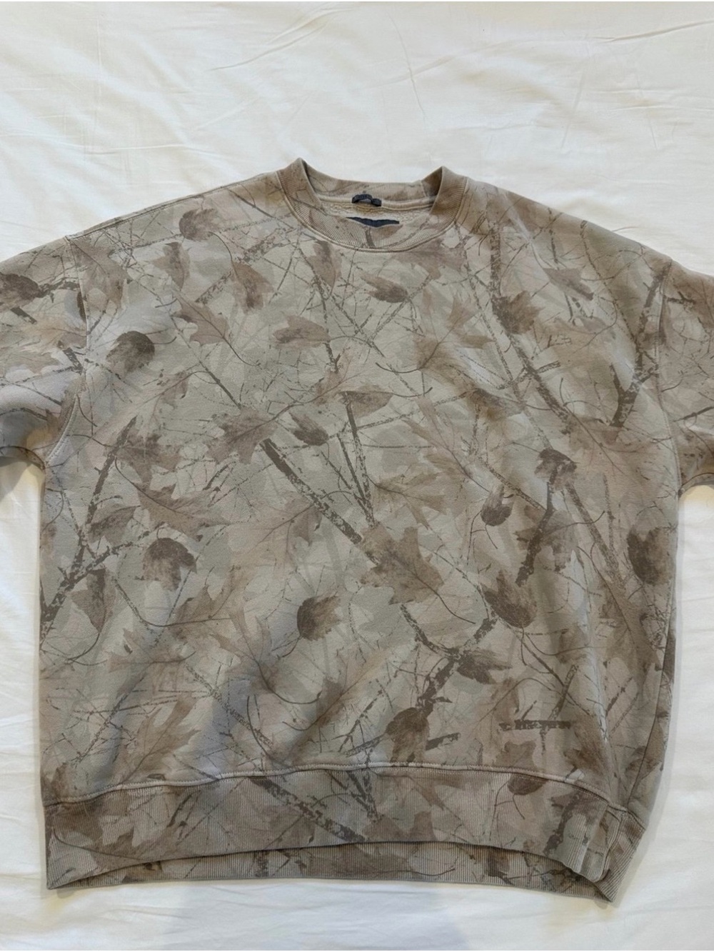 Abercrombie & Fitch Oversized camo crewneck SIZE MEDIUM